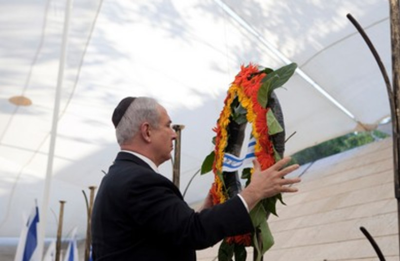Netanyahu at Remembrance Day ceremony (photo credit: REUTERS)