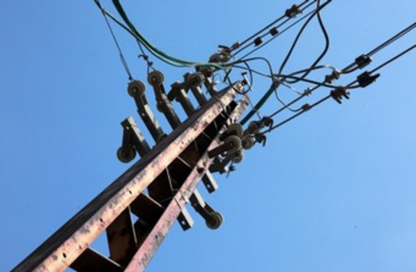 electricity line old370 (photo credit: Marc Israel Sellem)