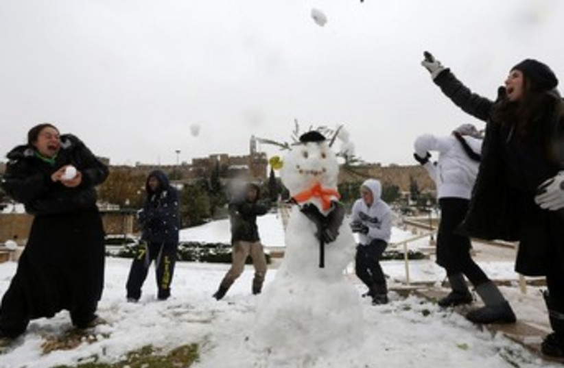 Snowball fight in Jerusalem 370 (photo credit: Marc Israel Sellem/The Jerusalem Post)