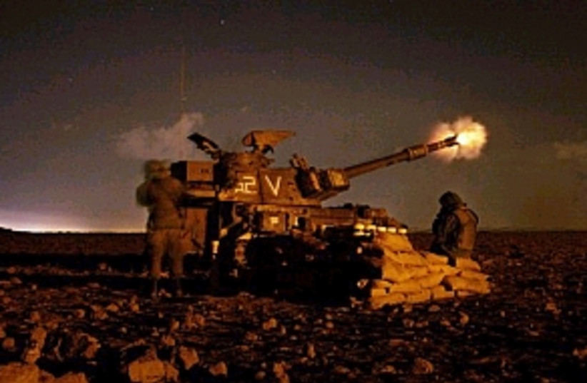 idf artillery 298 ap (photo credit: AP)