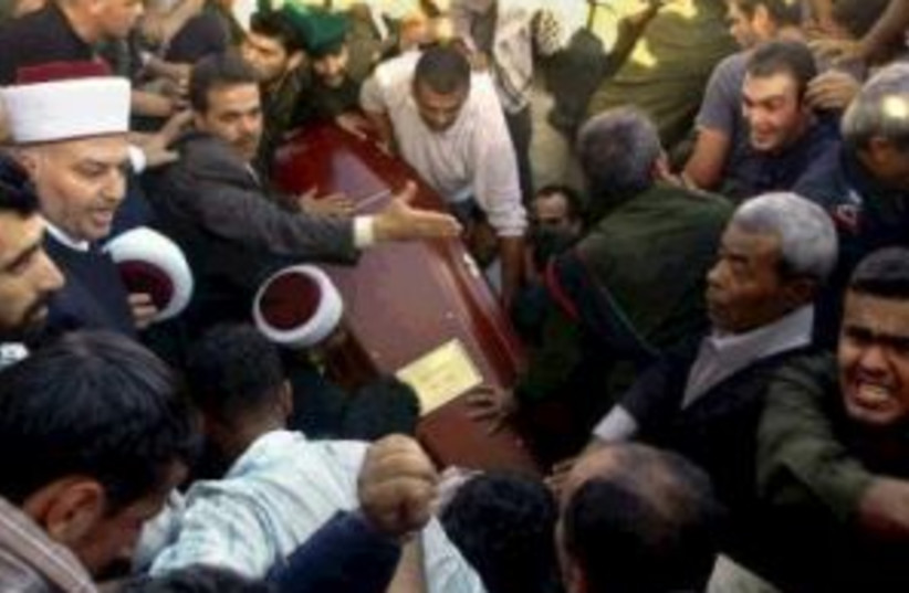 crowd arafat coffin 29  (photo credit: )