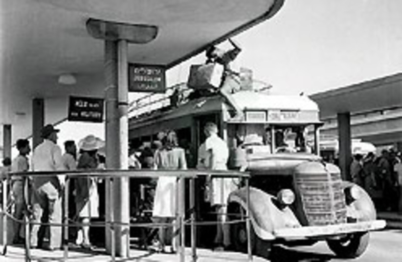 old tel aviv bus station 88 248 (photo credit: )