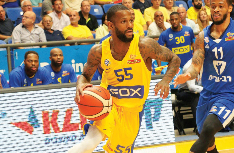 Maccabi Tel Aviv guard Pierre Jackson looks to build on last week’s sensational Euroleague debut for the team when the yellow-and-blue hosts Baskonia Vitoria in continental action tonight at Yad Eliyahu Arena. (photo credit: ADI AVISHAI)
