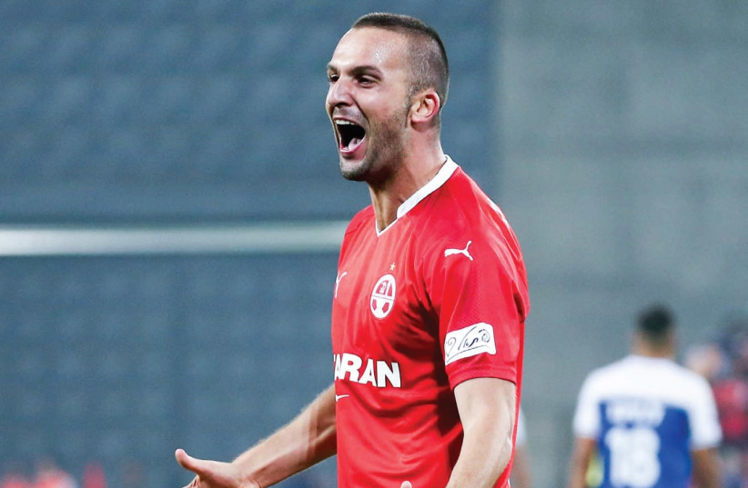Hapoel Beersheba striker Ben Sahar celebrates after netting his second goal during last night’s 3-1 win over Hapoel Acre in Premier League action at Turner Stadium (photo credit: DANNY MAROM)