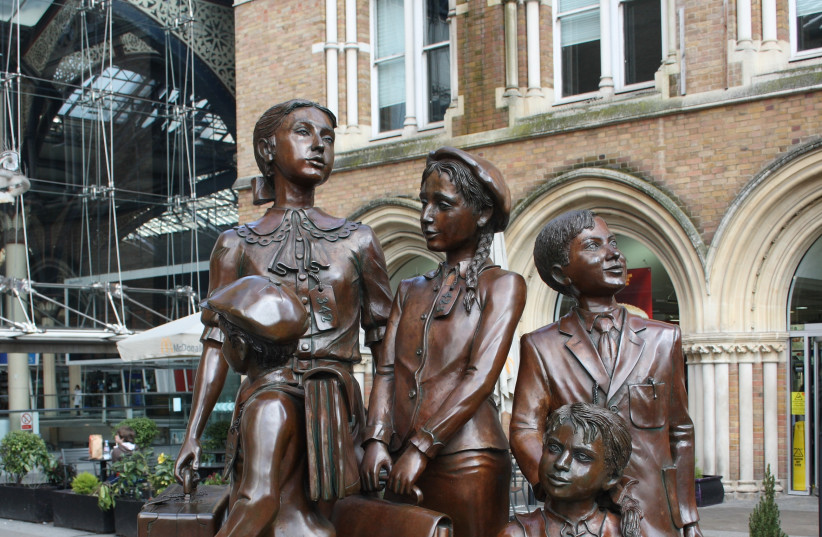  The Kindertransport memorial at Liverpool Street Station in London. (credit: PAUL SIMPSON/WIKIMEDIA COMMONS)