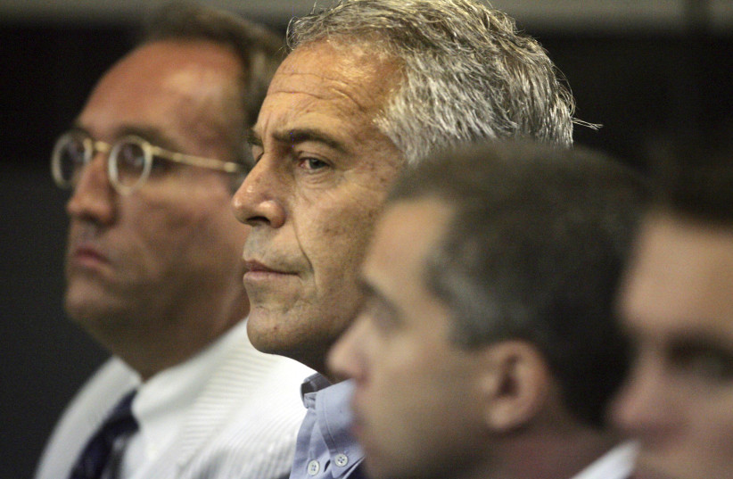 U.S. financier Jeffrey Epstein (C) appears in court where he pleaded guilty to two prostitution charges in West Palm Beach, Florida, U.S. July 30, 2008. Picture taken July 30, 2008.   (credit: UMA SANGHVI/PALM BEACH POST VIA REUTERS)