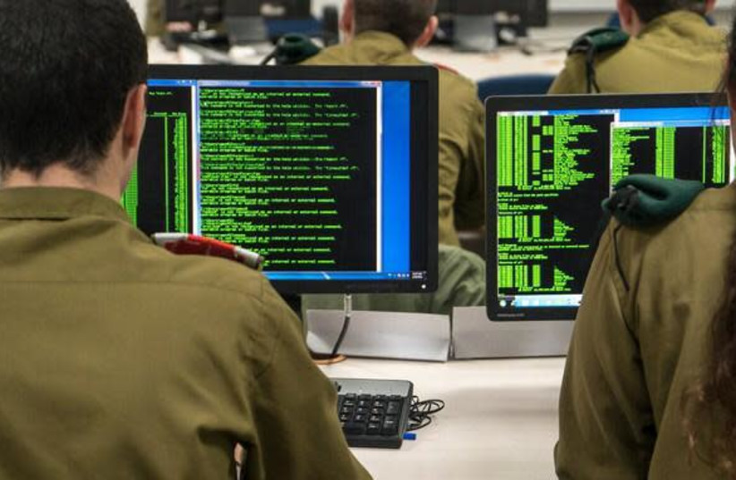 IDF recruits at the Military Intelligence language school (credit: IDF SPOKESPERSON'S UNIT)