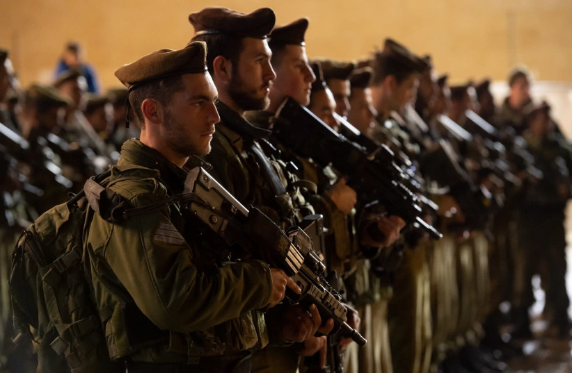 Golani soldiers during their swearing in ceremony at the Western Wall. (photo credit: IDF SPOKESPERSON'S OFFICE)