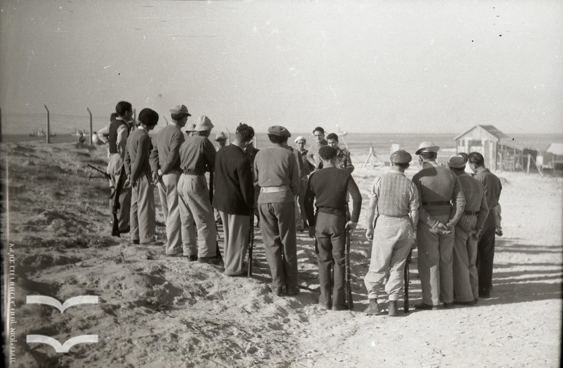 When the Haganah Trained on the Beaches of Tel Aviv (credit: BENO ROTHENBERG/THE MEITAR COLLECTION/COURTESY OF THE ISRAEL STATE ARCHIVES)