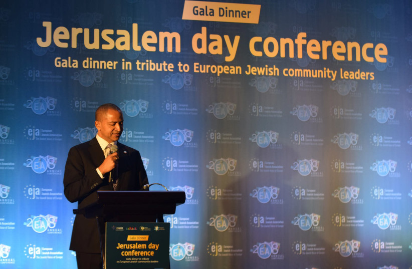Moises Katumbi speaks at the European Jewish Association's Jerusalem Day gala in Brussels, Belgium on June 4, 2016.  (photo credit: EUROPEAN JEWISH ASSOCIATION)