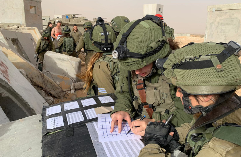 IDF soldiers are seen taking part in an exercise simulating a rescue mission behind enemy lines. (credit: IDF SPOKESPERSON'S UNIT)