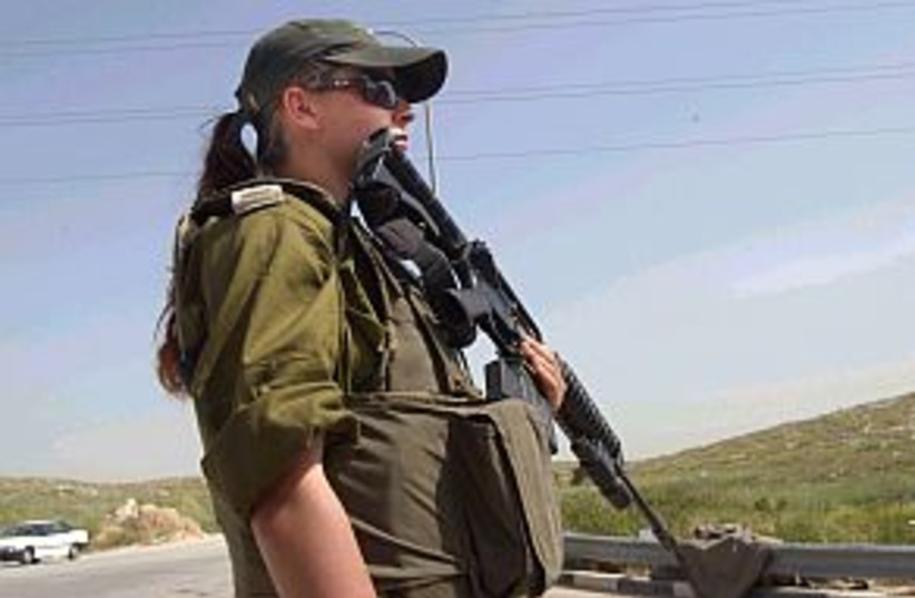 female soldier girl look (photo credit: Ariel Jerozolimski)