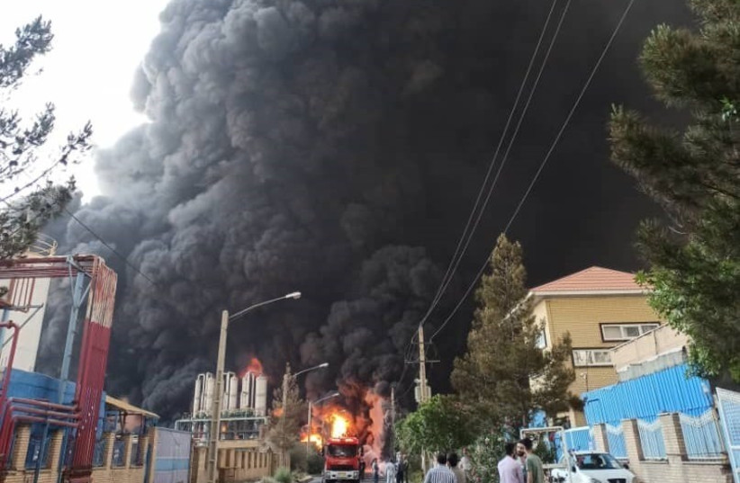 Fire at a petrochemical plant in the Shokuhieh Industrial Town in the Qom Province of Iran (photo credit: TASNIM NEWS AGENCY)