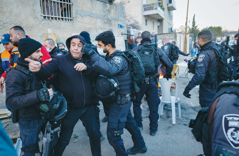  A CONFRONTATION takes place between Palestinian protesters and police in Sheikh Jarrah on Monday. (credit: YOSSI ZAMIR/FLASH90)