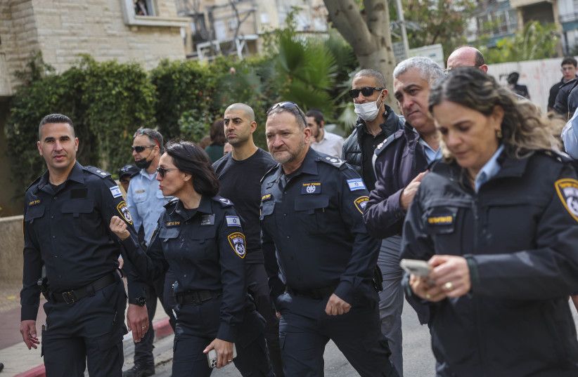 Israel Police chief Kobi Shabtai arrives outside the home of Rabbi Chaim Kanievsky who passed away, in the city of Bnei Brak, on March 20, 2022 (credit: YONATAN SINDEL/FLASH90)