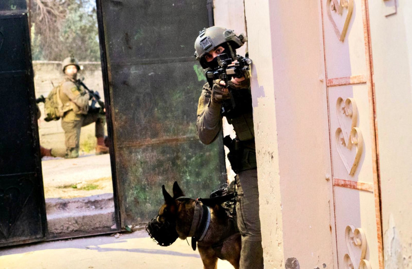  IDF soldiers conducting arrests as part of Operation Break the Wave, April 12, 2022 (photo credit: IDF SPOKESPERSON'S UNIT)