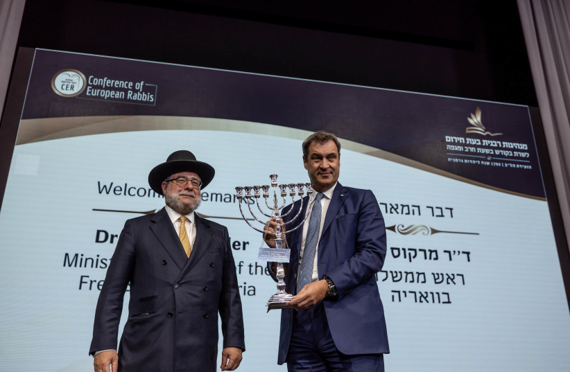 Chief Rabbi of Moscow Pinchas Goldschmidt (left) at the gala event of the annual conference of the Conference for European Rabbis in Munich, Germany (photo credit: ELI ITKIN)