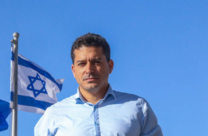 AMICHAI CHIKLI: Chose the long short path.