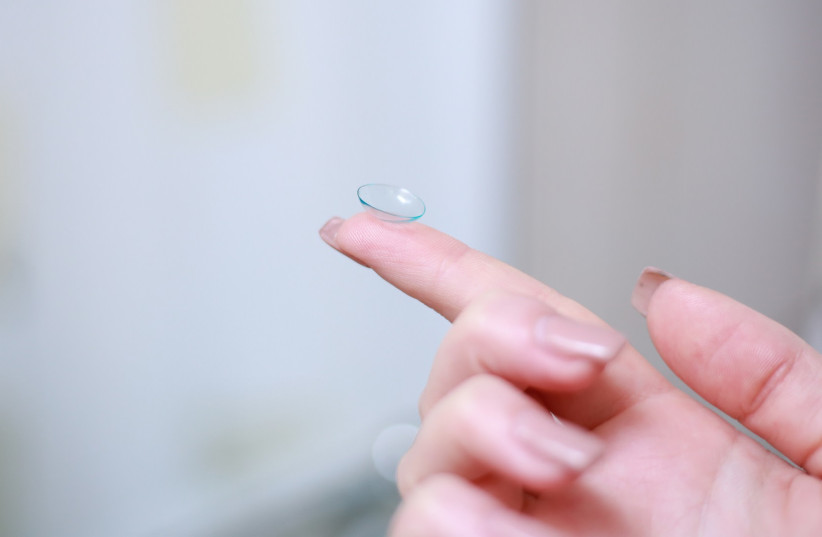  Illustrative image of a contact lens. (credit: PIXABAY)