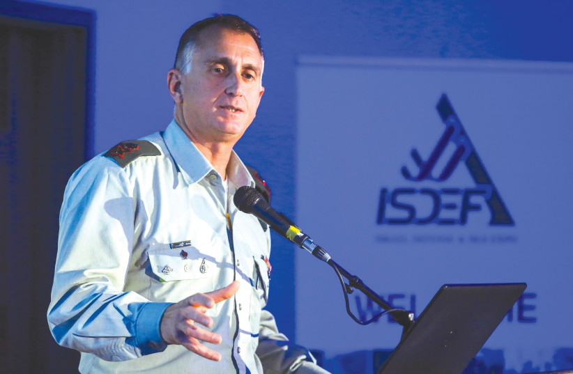  THEN-IDF intelligence chief Maj.-General. Tamir Hayman habla en una conferencia en Tel Aviv, 2019. Ha dicho que prefiere un retorno al JCPOA que ‘haría retroceder a Irán, lejos del 90% de enriquecimiento (crédito: FLASH90)