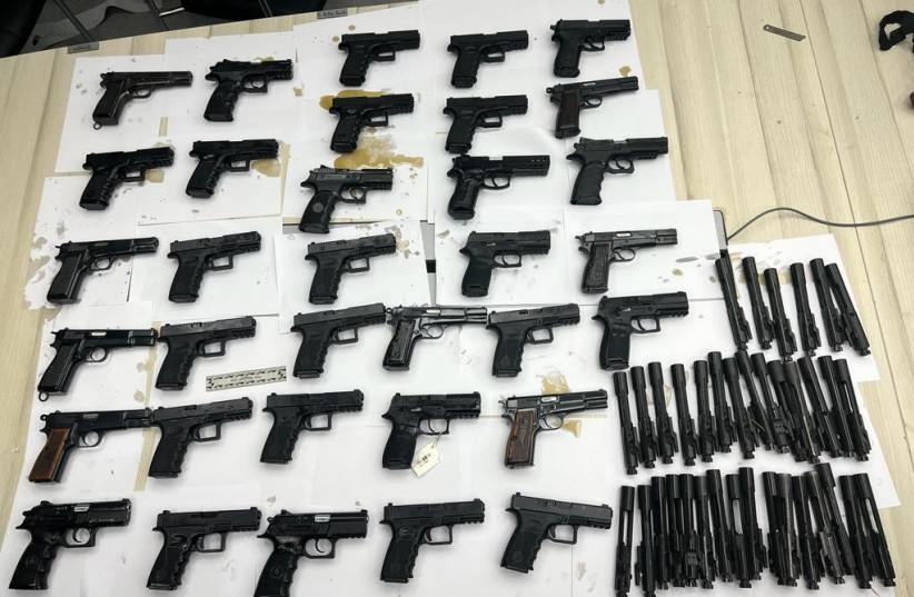   Joint police-IDF operation foils smuggling of over 30 weapons (photo credit: IDF SPOKESMAN’S UNIT)