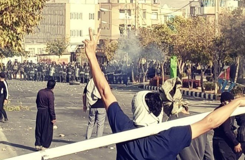  Iranian protests in front of security forces in Saqqez, November 2022 (credit: 1500tasvir)