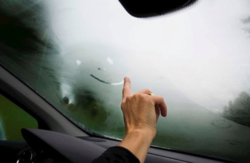  How to keep your car window from becoming foggy (photo credit: CREATIVE COMMONS)