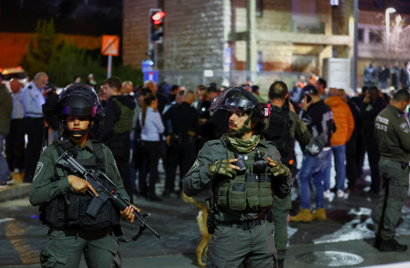 Israel Border Police officers at the scene of the Neve Yaakov terror attack in Jerusalem, January 27, 2023.