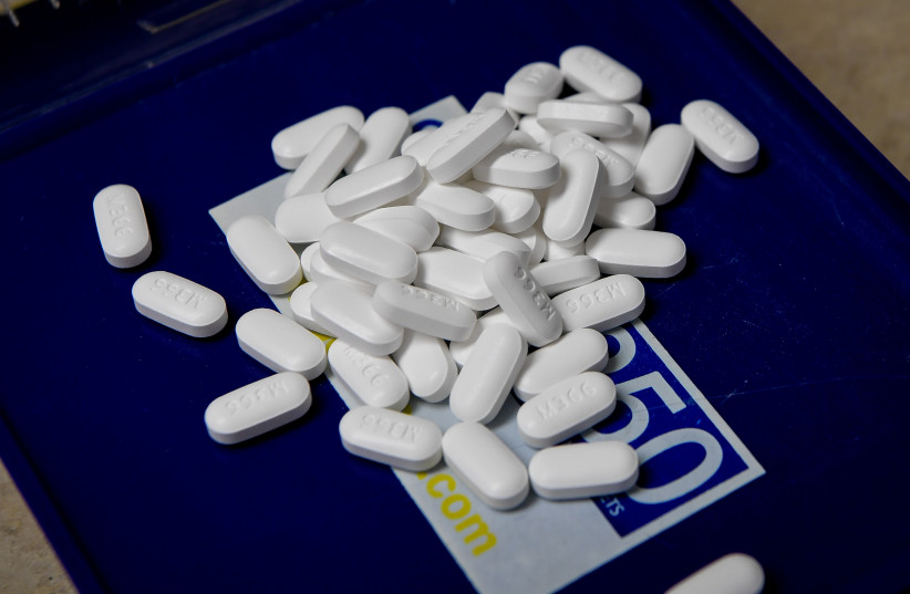  Tablets of the opioid-based Hydrocodone at a pharmacy in Portsmouth, Ohio, June 21, 2017.  (photo credit: REUTERS/BRYAN WOOLSTON)