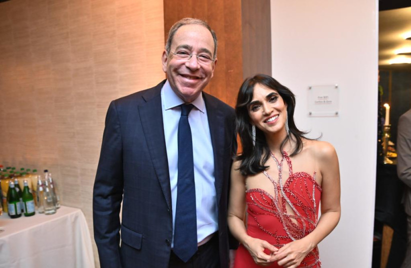  Iranian-Israeli singer Liraz Charhi, and US Ambassador Thomas Nides. (photo credit: Goldpro76)