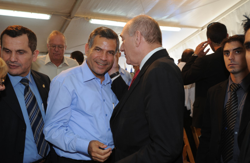  Ya'akov Edri, mayor of Or Akiva, is pictured with Ehud Olmert in 2008.  (photo credit: Wikimedia Commons)