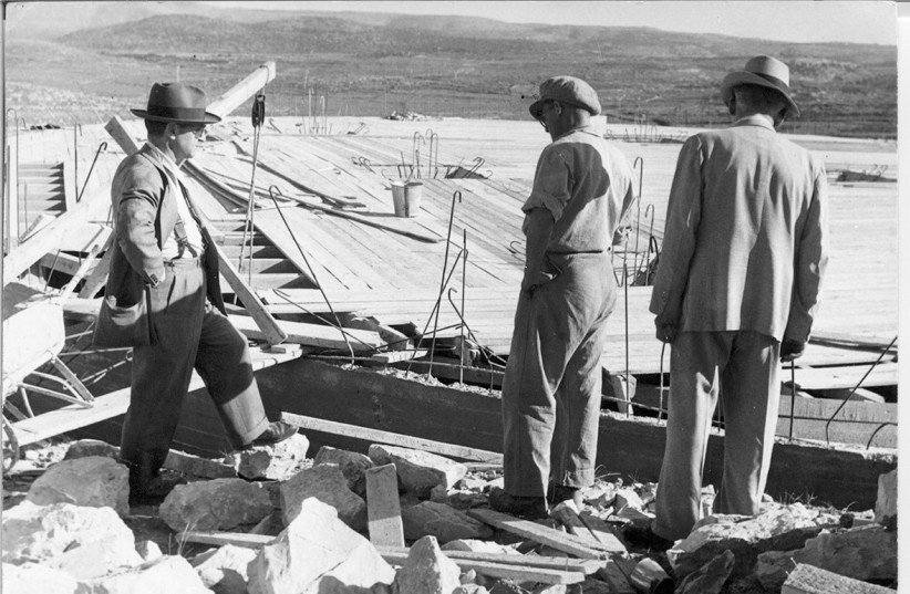  CHATSI WITH South African donors during the construction of Ulam Avraham. (photo credit: Gush Etzion Heritage Center Archives)