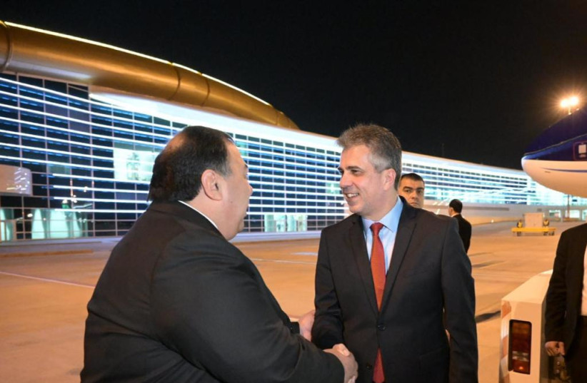  Foreign Minister Eli Cohen lands in Turkmensitan on Wednesday night, April 19, 2023 (credit: SHLOMI AMSALEM/GPO)