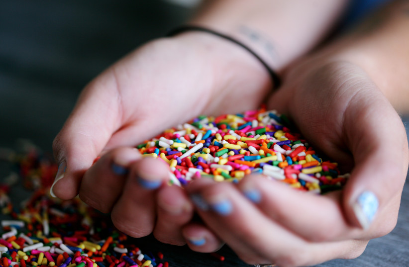  How much money would you spend on a sprinkle cake? (credit: PEXELS)