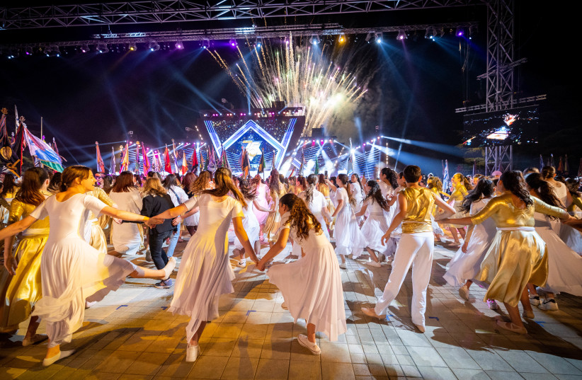 Dancers perform at the 75th anniversary Independence Day ceremony, held at Mount Herzl, Jerusalem on April 25, 2023.  (credit: YONATAN SINDEL/FLASH90)
