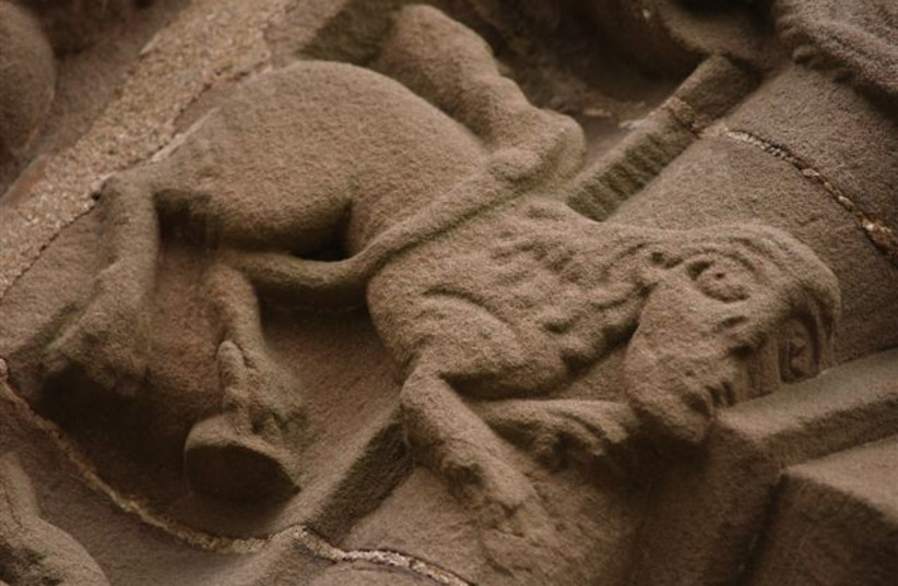 Kilpeck church stone carvings: Manticore (credit: andy dolman / Kilpeck church stone carvings / CC BY-SA 2.0)
