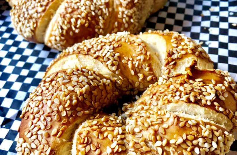 Bagels with sesame seeds