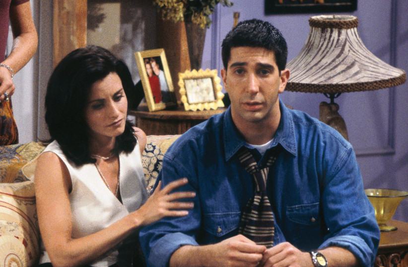  Jewish characters, Monica and Ross, on the classic sitcom Friends. (credit: Wikimedia Commons)
