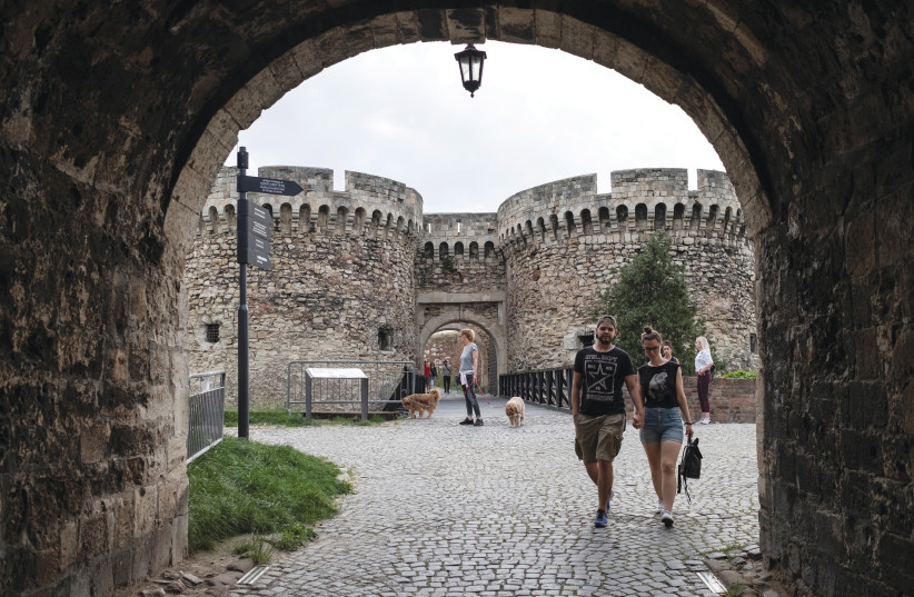  PEOPLE VISIT the Kalemegdan fortress in Belgrade.  (photo credit: MARKO DJURICA/REUTERS)