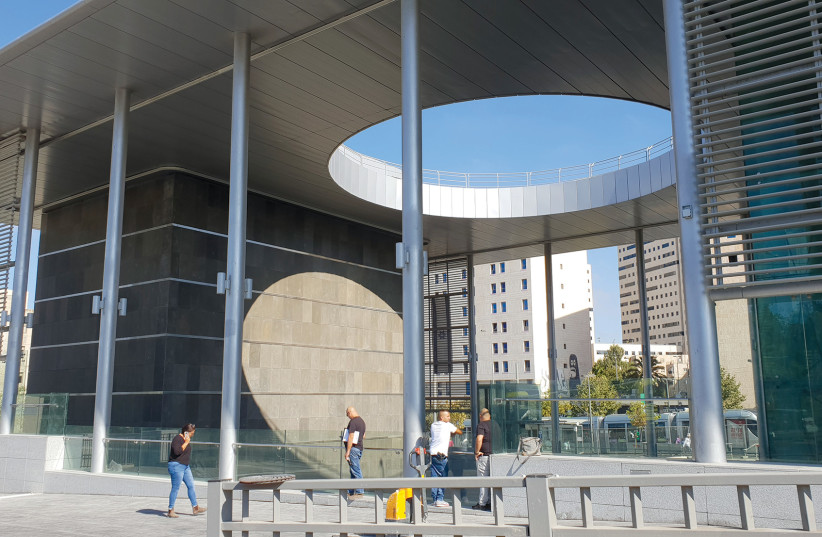  GET YOUR wheels in gear for Studio in Motion at the Yitzhak Navon train station (pictured). (photo credit: Wikimedia Commons)
