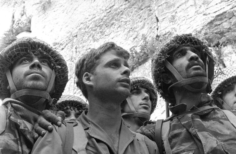  IDF PARATROOPERS stand in front of the Western Wall after it was captured during the Six Day War.  (credit: DAVID RUBINGER/GPO)