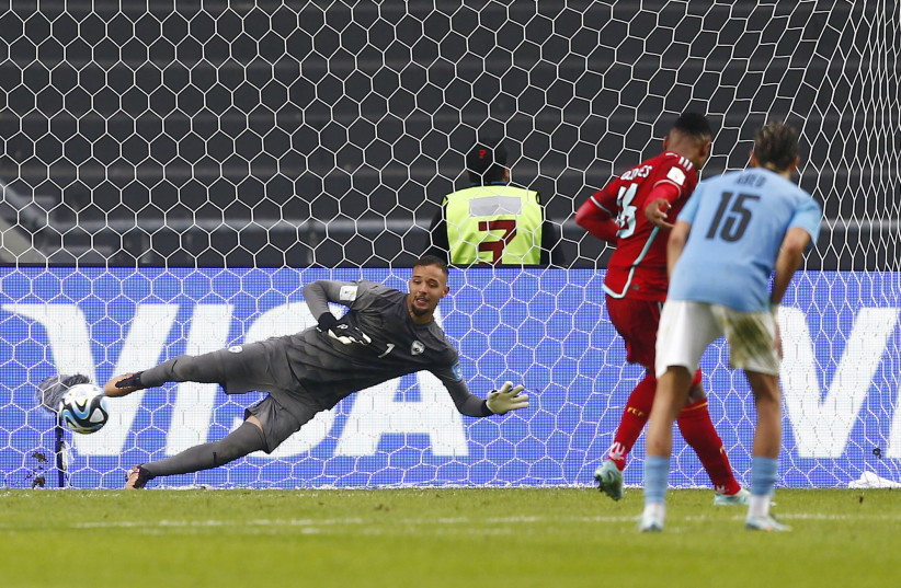  COLOMBIA'S OSCAR CORTES scores his side’s first goal past Israel ’keeper Tomer Zarfati from the penalty spot in the 74th minute of the blue-and-white’s 2-1 loss to the South American side at the FIFA U20 World Cup in Argentina (photo credit: CRISTINA SILLE/REUTERS)