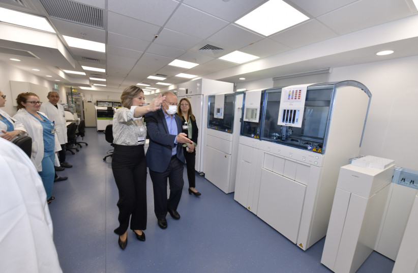  Prof. Masad Barhoum and Dr. Mona Shehadeh in the new lab. (credit: RONI ALBERT/GALILEE MEDICAL CENTER)