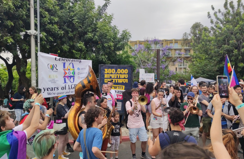  Israelis march in Jerusalem during the pride march on June 1, 2023 (credit: TZVI JOFFRE)