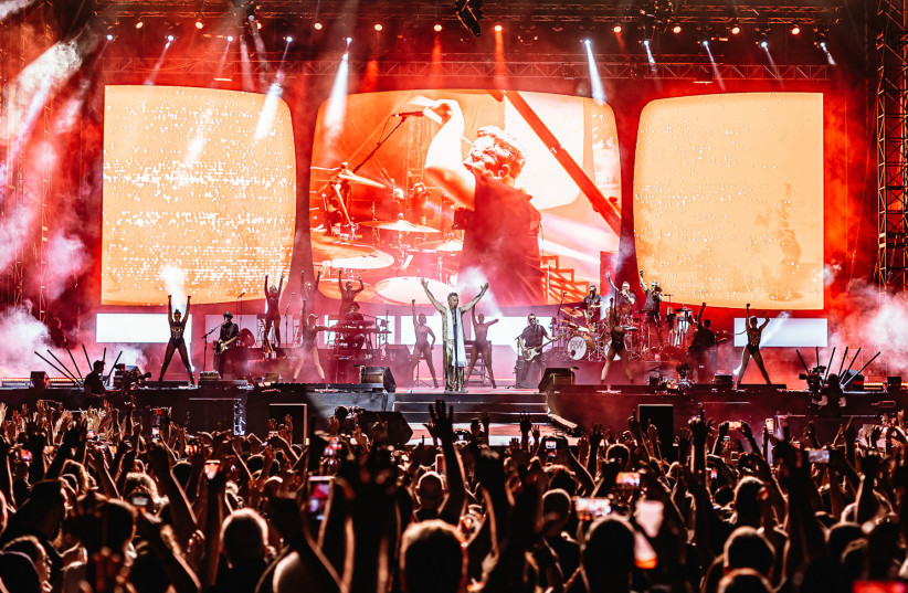 Robbie Williams donne un concert, le 1er juin 2023 (crédit photo : Eclipse Media)