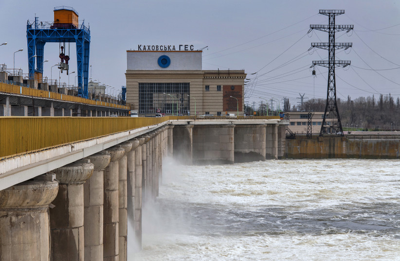 Kakhovka Dam and Kakhovska Hydroelectric Power Plant (credit: Dzyubak Volodymyr/Wikimedia Commons)