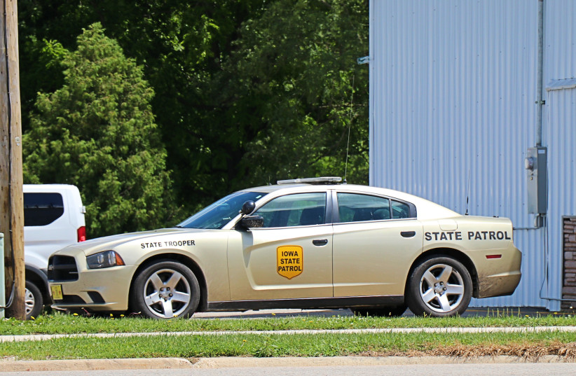  Iowa State Patrol Dodge Charger (credit: Wikimedia Commons)