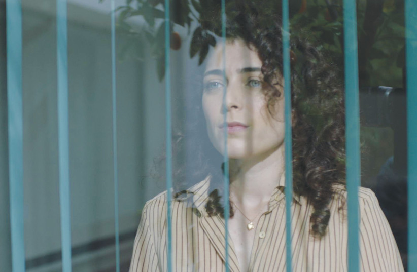  Roni Dalumi as Ayelet in ‘Six Zeros.’ (credit: COURTESY KAN 11)