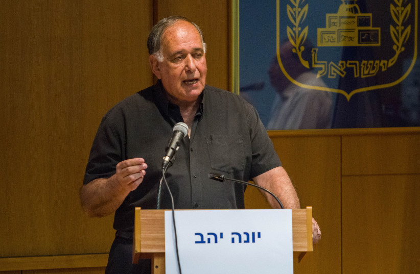 Haifa mayoral candidate Yonah Yahav speaks during a debate between candidates to the upcoming Haifa Municipality election, in Haifa on October 23, 2018.  (credit: MEIR VAKNIN/FLASH90)