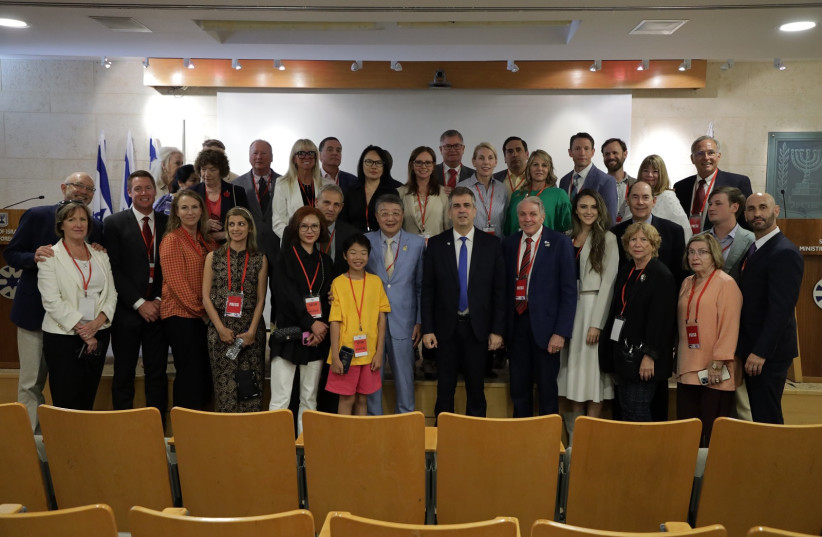 Lincoln Club delegation meets with Israeli Foreign Minister Eli Cohen in Jerusalem, June 2023.